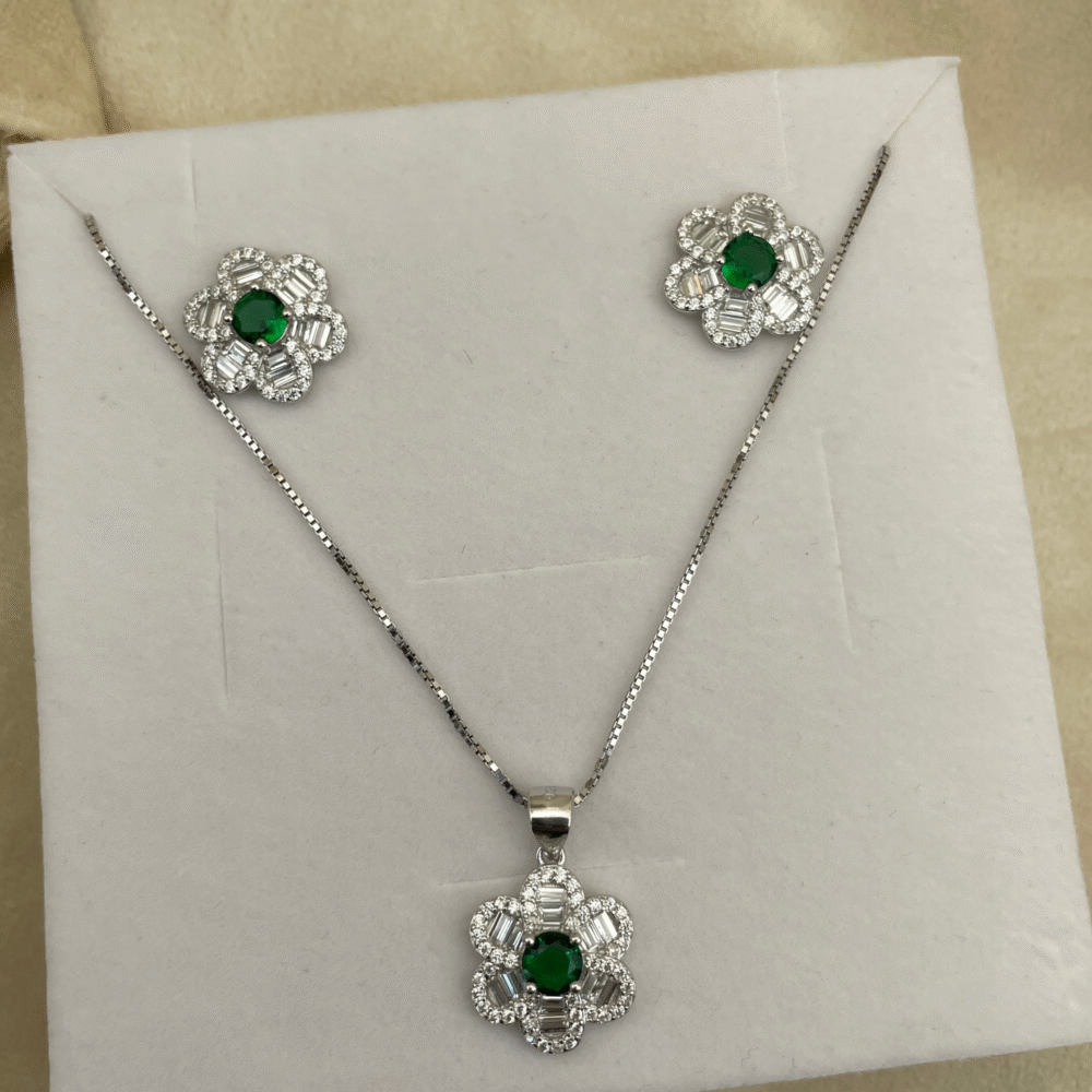 925 sterling silver flower pendant set with green stone