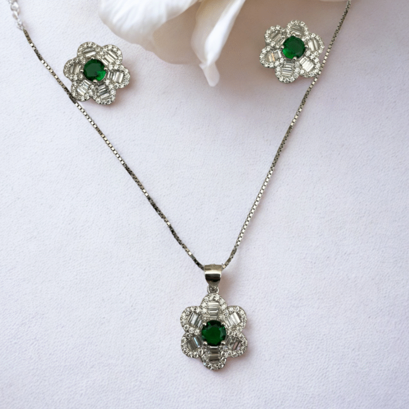 925 sterling silver flower pendant set with green stone