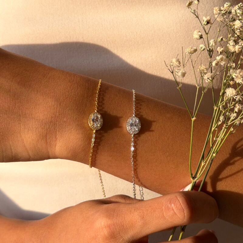 Oval Bracelet in 925 Sterling Silver with sparkling oval centerpiece, available in Silver, Rose Gold, and Gold