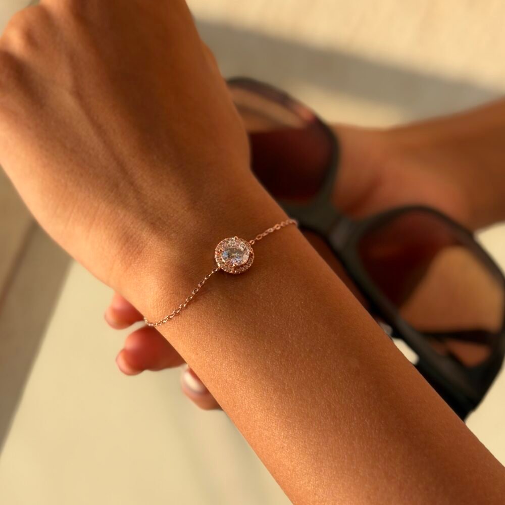 Circle Bracelet in 925 Sterling Silver with sparkling circular centerpiece, available in Silver, Rose Gold, and Gold