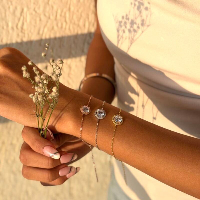 Circle Bracelet in 925 Sterling Silver with sparkling circular centerpiece, available in Silver, Rose Gold, and Gold