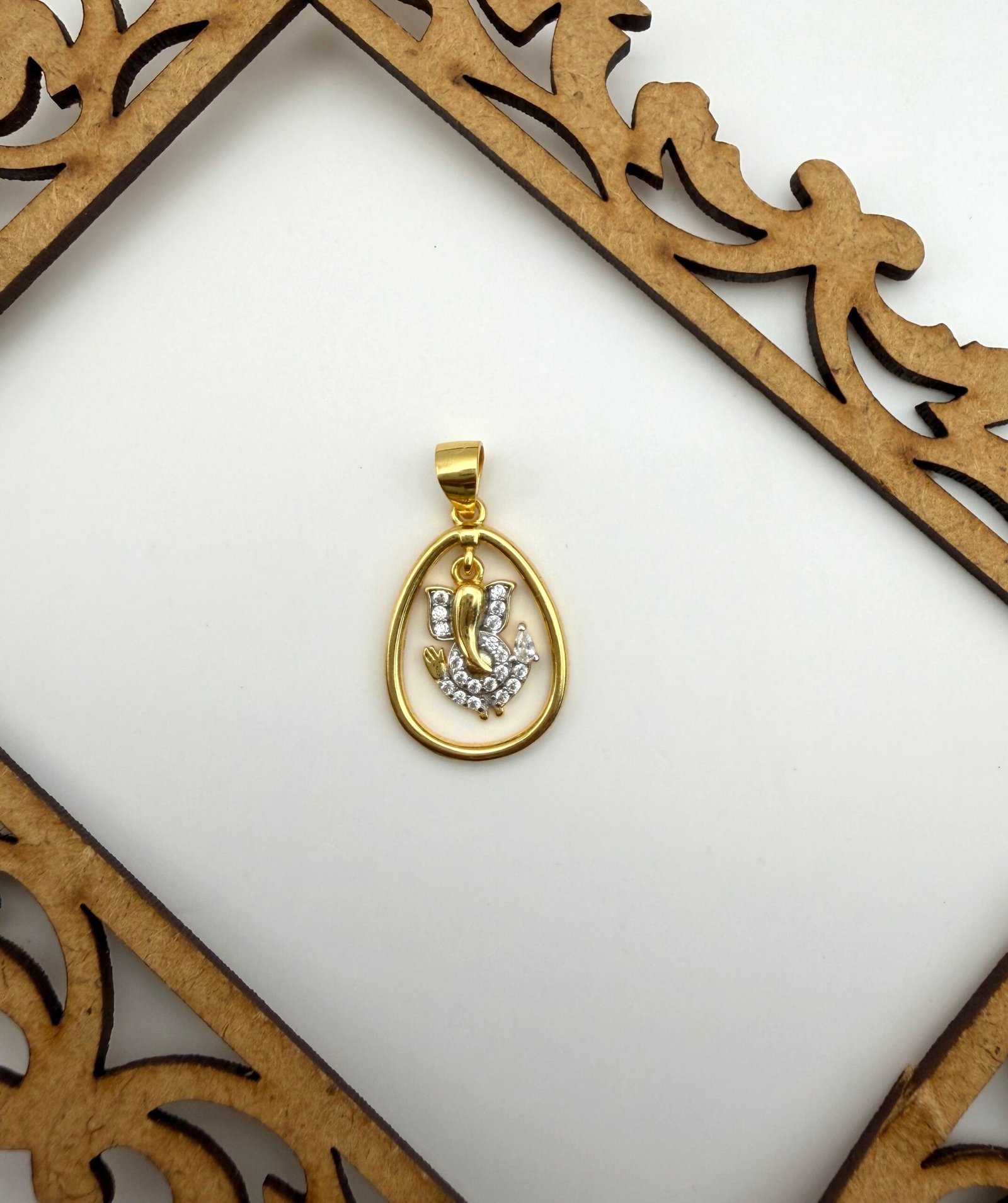 divine ganesh 925 silver pendant