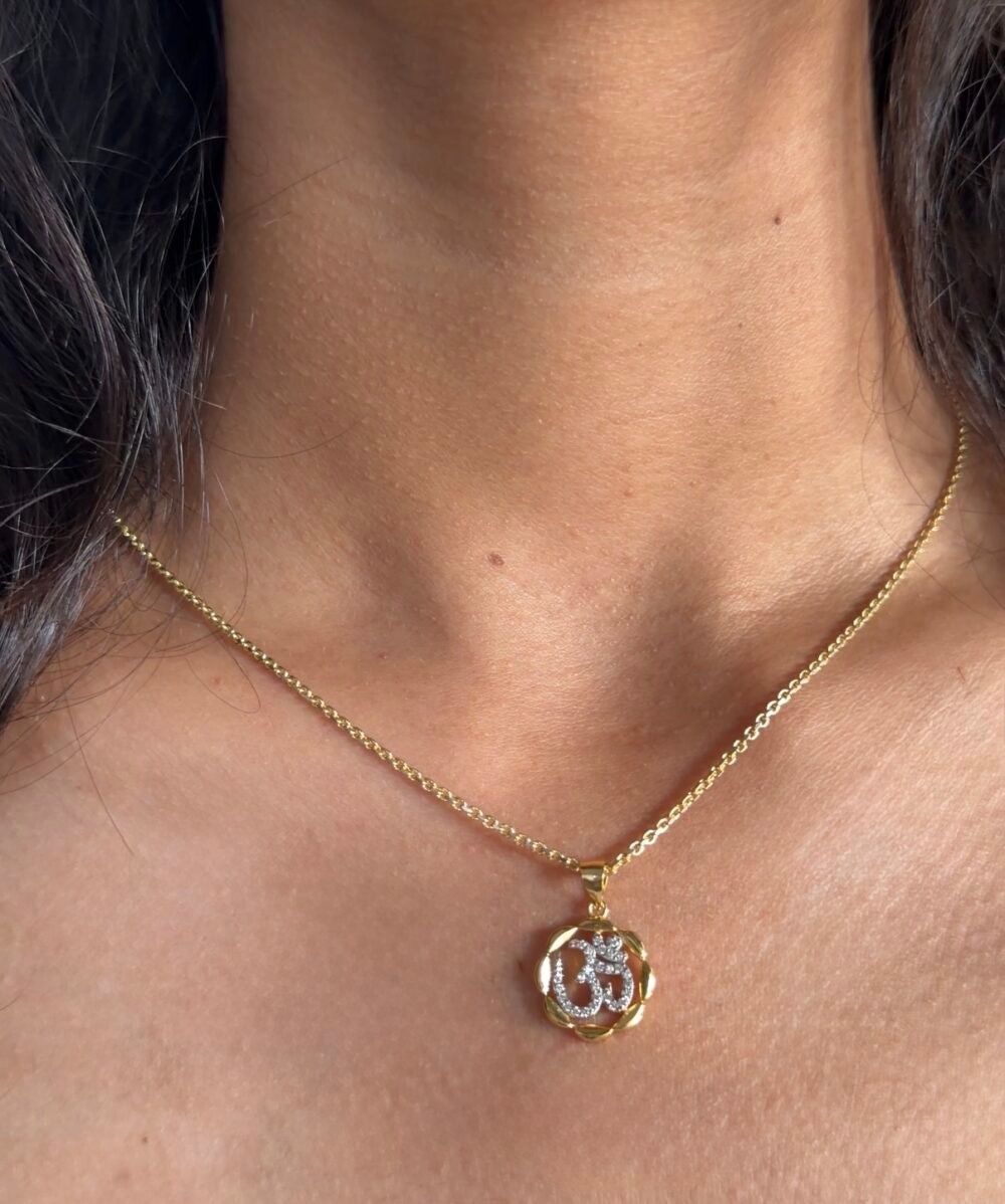 Om cirlce 925 silver pendant